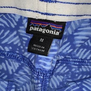 Patagonia women’s size M baggies-blue pattern